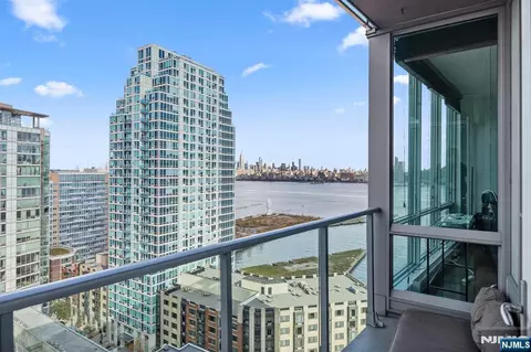 20 Newport Pkwy #2311, Jersey City, NJ 07310