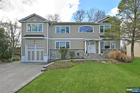 2604 Cleveland Ave, Township Of Washington, NJ 07676