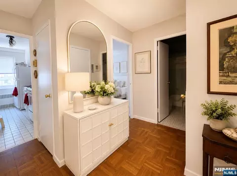 Entry Way - 280 Prospect Ave #5D, Hackensack, NJ 07601 photo 4 of 4