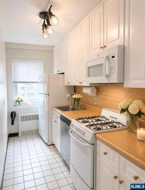 Kitchen - 280 Prospect Ave #5D, Hackensack, NJ 07601 photo 2 of 2