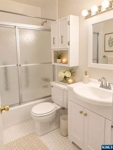 Bath - 280 Prospect Ave #5D, Hackensack, NJ 07601 photo 2 of 2