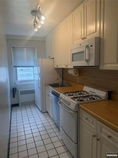 280 Prospect Ave #5D, Hackensack, NJ 07601 photo 13