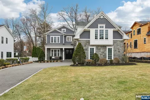 16 Norman Pl, Tenafly, NJ 07670
