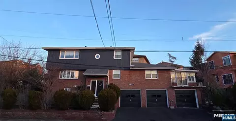166 Morningside Ln, Palisades Park, NJ 07650