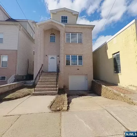 547 Elm St, Kearny, NJ 07032