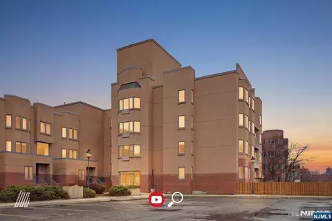504 Nelson Ct, Edgewater, NJ 07020 photo 1