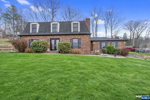 40 Alvin Rd, West Milford, NJ 07480