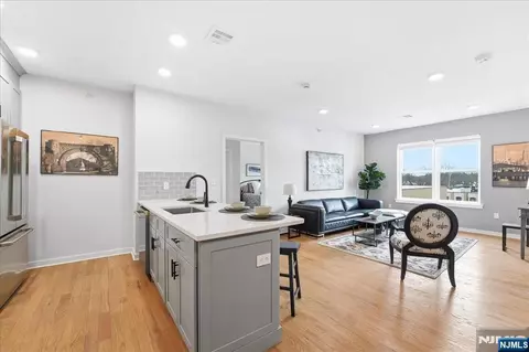 660 Bloomfield Ave #406, Bloomfield, NJ 07003