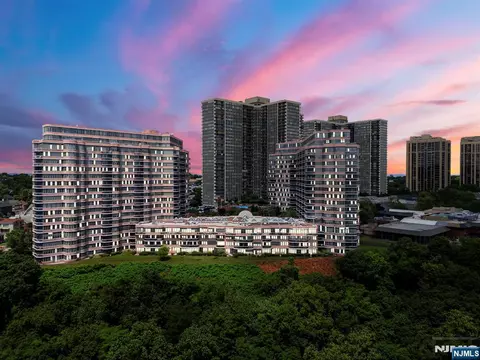 100 Carlyle Dr #14G-NORTH, Cliffside Park, NJ 07010