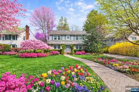 127 Westervelt Ave, Tenafly, NJ 07670
