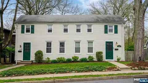 222 Claremont Ave, Verona, NJ 07044