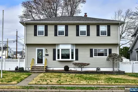 321 John Ochs Dr, Saddle Brook, NJ 07663