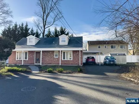 203 Snedeker Pl, Northvale, NJ 07647
