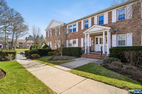 364 Ridgewood Ave #3, Ridgewood, NJ 07450