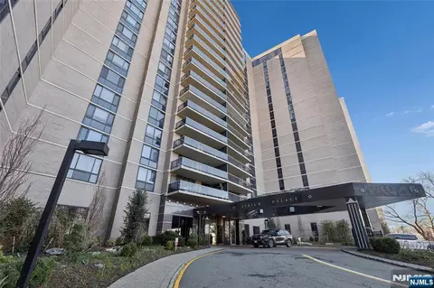 1512 Palisade Ave #17A, Fort Lee, NJ 07024