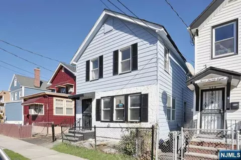326 Ogden St, Orange, NJ 07050