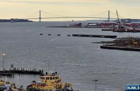 100-81 Shearwater, Jersey City, NJ 07305