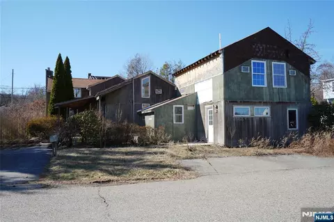 83 Roosevelt Ave, Butler, NJ 07405