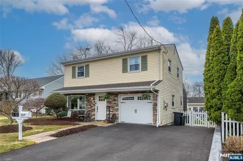 669 Mckinley Ave, Township Of Washington, NJ 07676