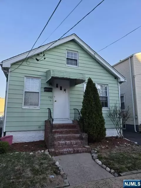 732 Essex Ave, Linden, NJ 07036