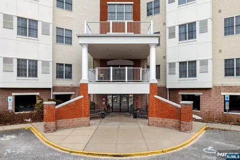 189 Forest Ave #317, Paramus, NJ 07652