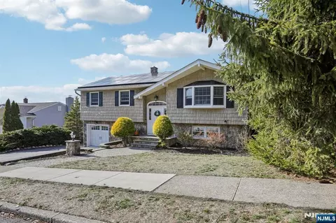 27 Borman Dr, Wanaque, NJ 07465