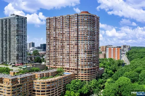 100 Old Palisade Rd #914, Fort Lee, NJ 07024