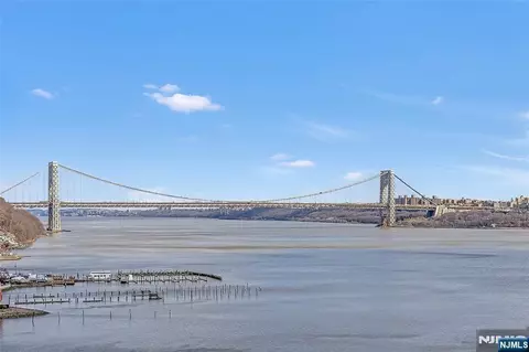 1203 River Rd #8B, Edgewater, NJ 07020