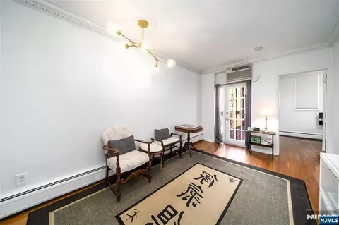 278 Monmouth St #201, Jersey City, NJ 07302