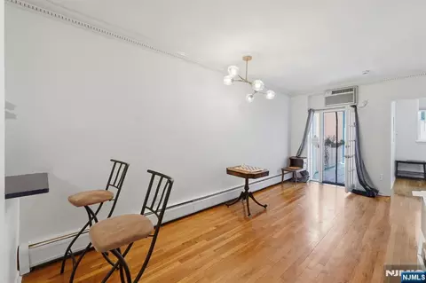 278 Monmouth St #201, Jersey City, NJ 07302