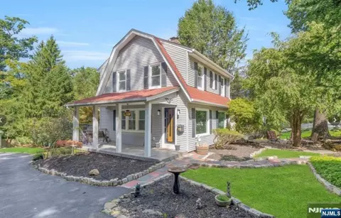 34 Forest Ave, Montvale, NJ 07645