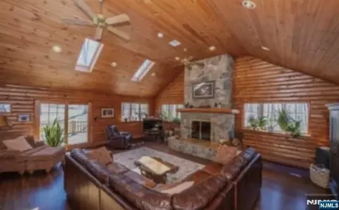 9 Buckhaven Trl, Hardyston, NJ 07460
