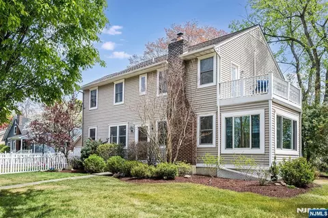 107 Main St, Glen Rock, NJ 07452