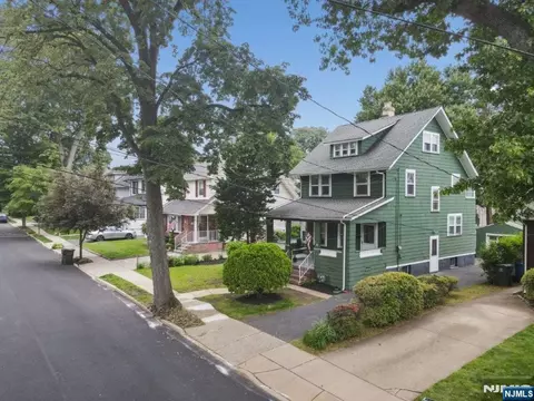 42 Walnut St, Rutherford, NJ 07070