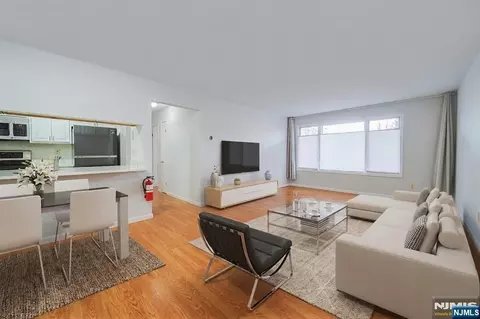 216 Washington #A, Fort Lee, NJ 07024