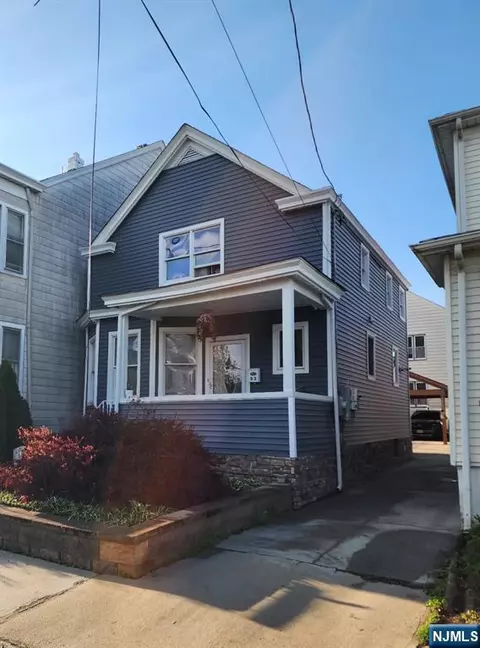 53 Barbour St, Haledon, NJ 07508