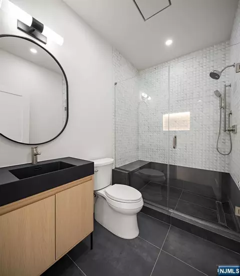 Bath - 320 Spencer Pl, Paramus, NJ 07652 photo 5 of 7