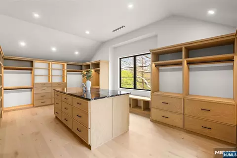 Other - 320 Spencer Pl, Paramus, NJ 07652 photo 3 of 8