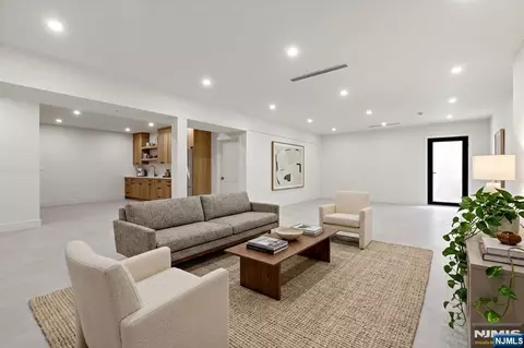Living - 320 Spencer Pl, Paramus, NJ 07652 photo 2 of 2