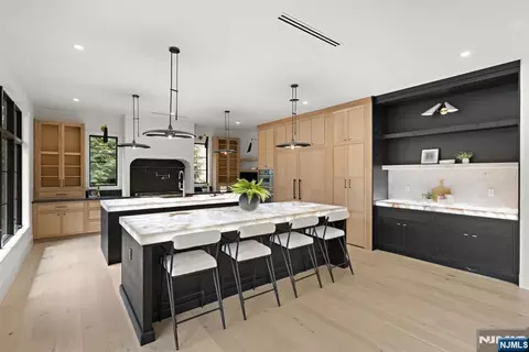 Kitchen - 320 Spencer Pl, Paramus, NJ 07652 photo 2 of 2
