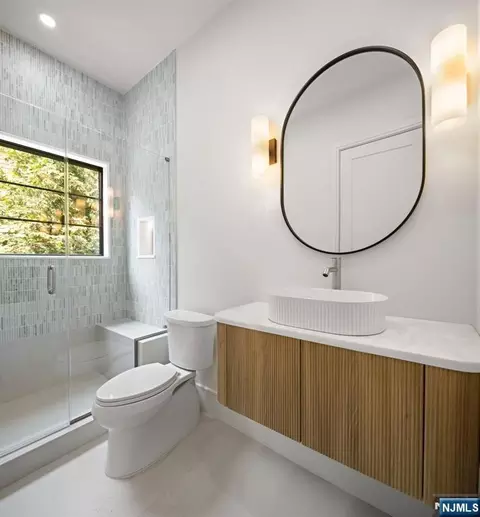 Bath - 320 Spencer Pl, Paramus, NJ 07652 photo 1 of 7