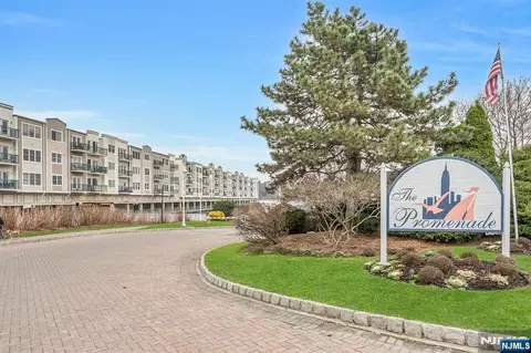 118 The Promenade, Edgewater, NJ 07020