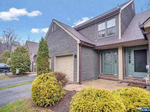 44 Manchester Ln #F, West Milford, NJ 07480