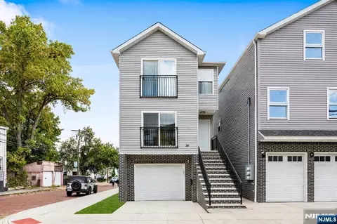 54 Holland St, Newark, NJ 07103