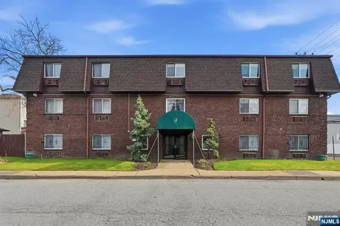 9 Vreeland St #2F, Hackensack, NJ 07601