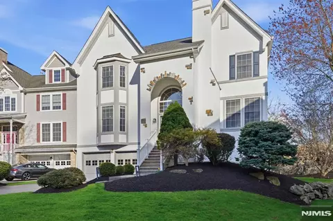 22 Falling Waters, Oakland, NJ 07436