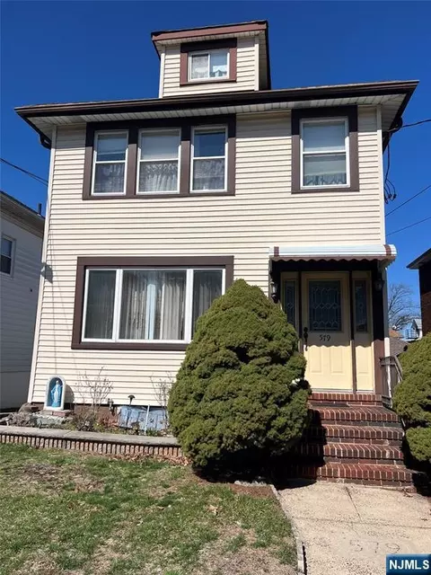 579 Oregon Ave, Cliffside Park, NJ 07010