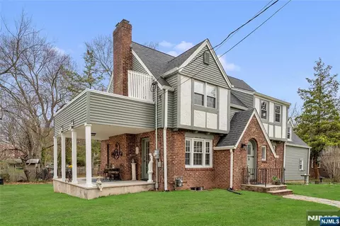 157 Glenbrook Pkwy, Englewood, NJ 07631