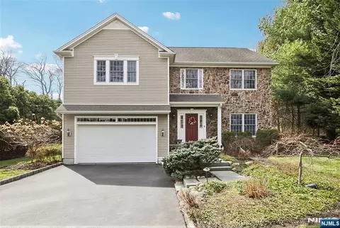 191 Hillside Ave, Wyckoff, NJ 07481