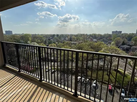 6 Horizon Rd #906, Fort Lee, NJ 07024
